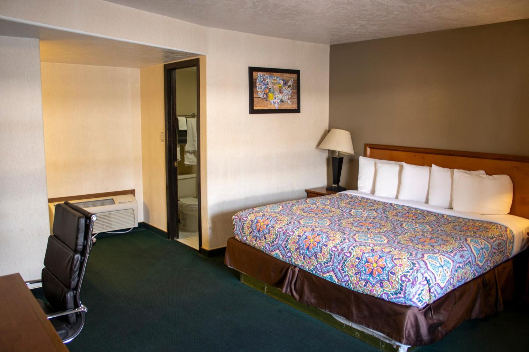 ורנל Patriot Stay Motel מראה חיצוני תמונה